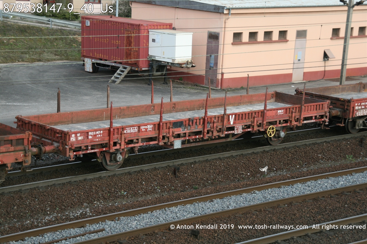 879538147-9_40_Us.JPG